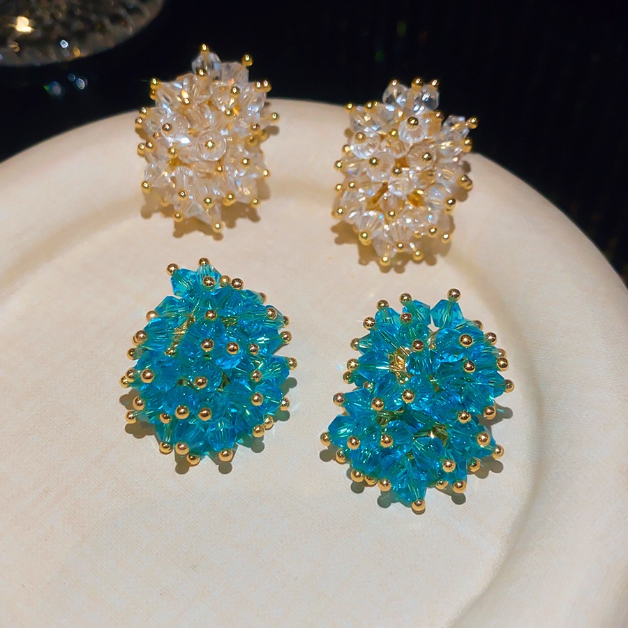 Cluster Stud Ear - Brincos Elegantes Pretos com Contas em