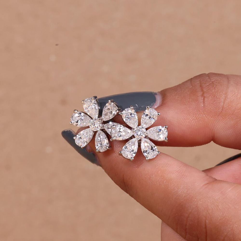 Brincos de Moissanite em Forma - Cluster Stud Ear avaliação e preço