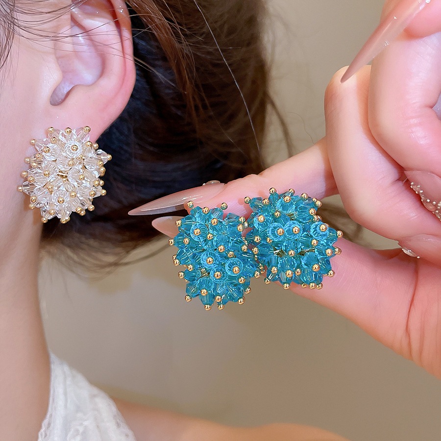 Brincos Elegantes Pretos com C - Cluster Stud Ear avaliação e preço