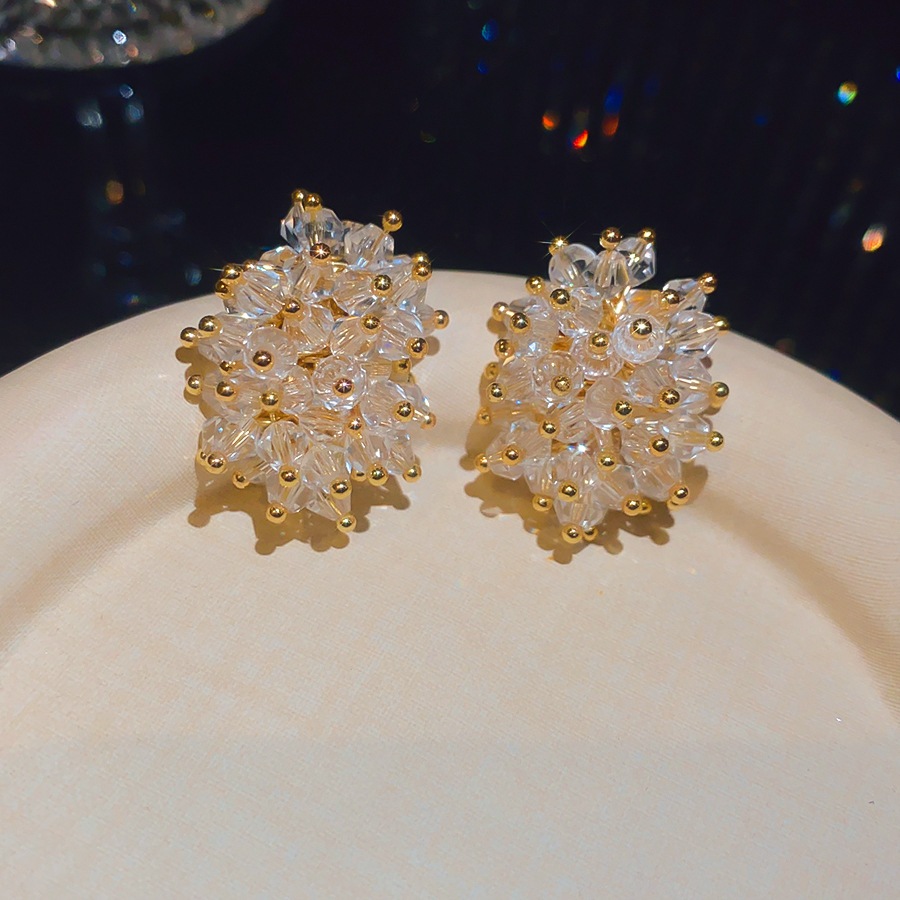 Brincos Elegantes Pretos com C - Cluster Stud Ear avaliação e preço