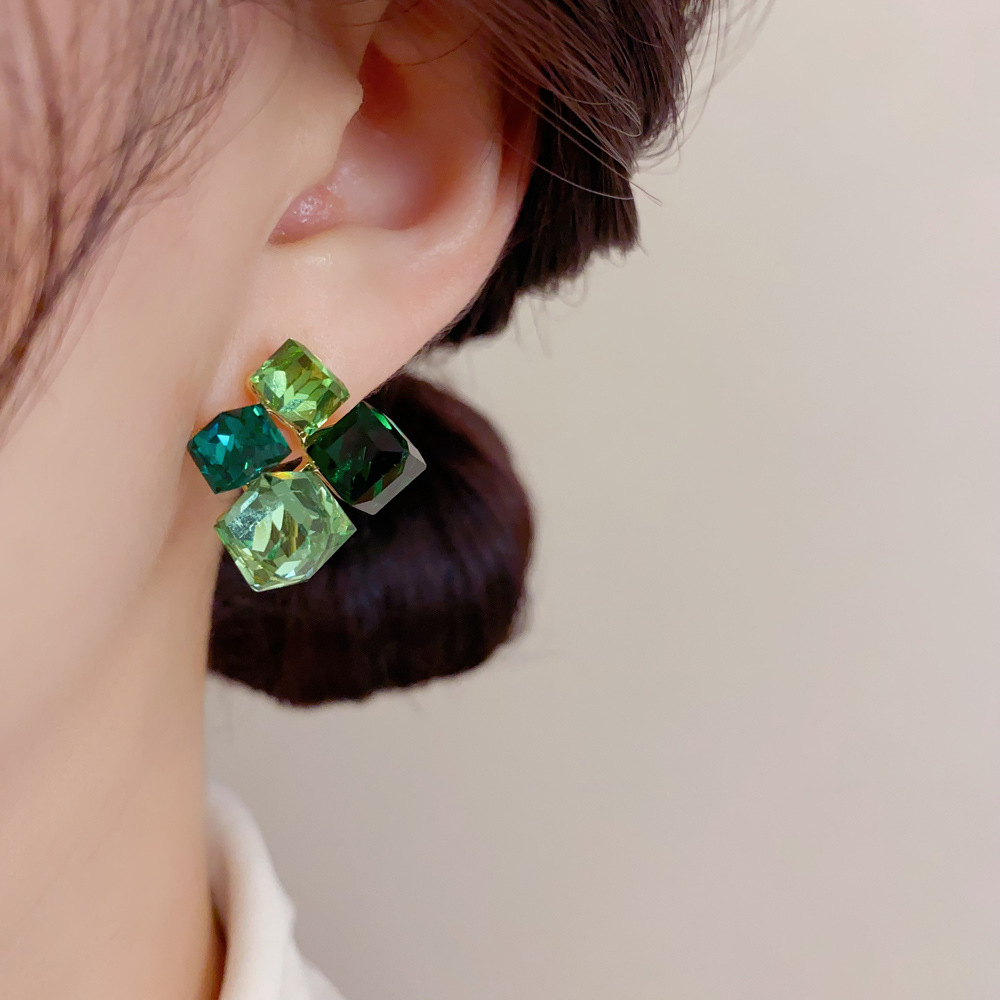 Brincos de Cubo Geométrico Ver - Cluster Stud Ear avaliação e preço